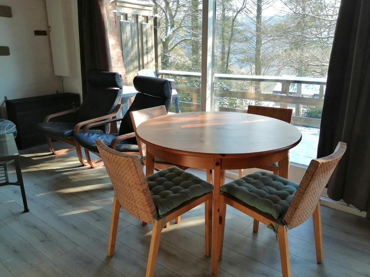 Au Repos De Zoe Villa Waulsort Bagian luar foto