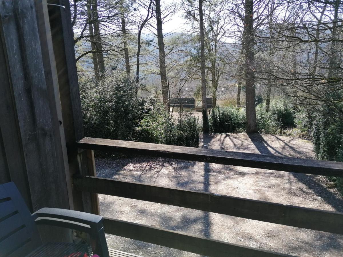 Au Repos De Zoe Villa Waulsort Bagian luar foto