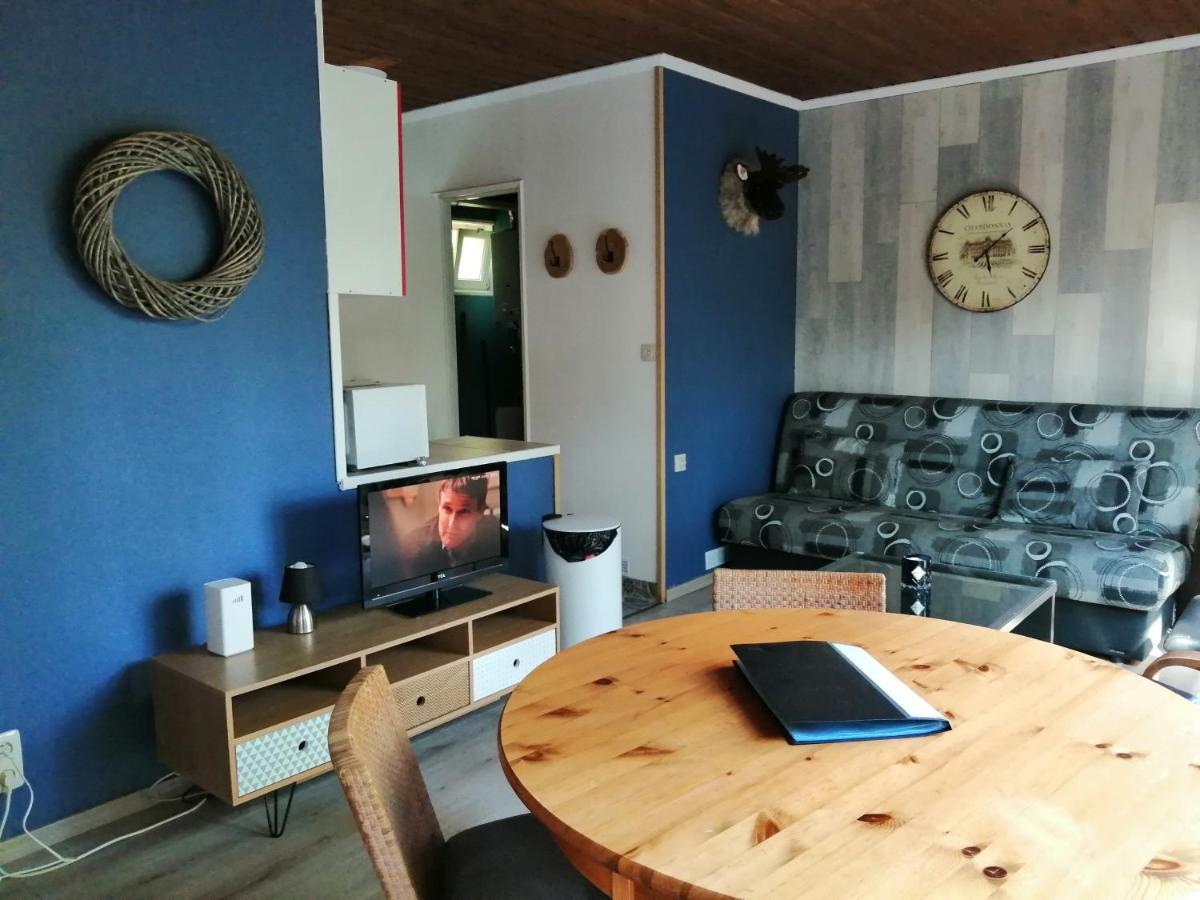 Au Repos De Zoe Villa Waulsort Bagian luar foto