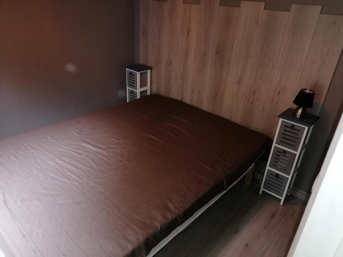 Au Repos De Zoe Villa Waulsort Bagian luar foto