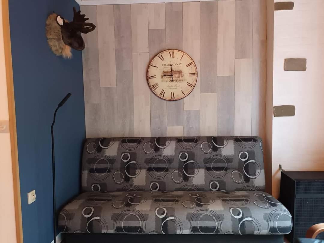 Au Repos De Zoe Villa Waulsort Bagian luar foto